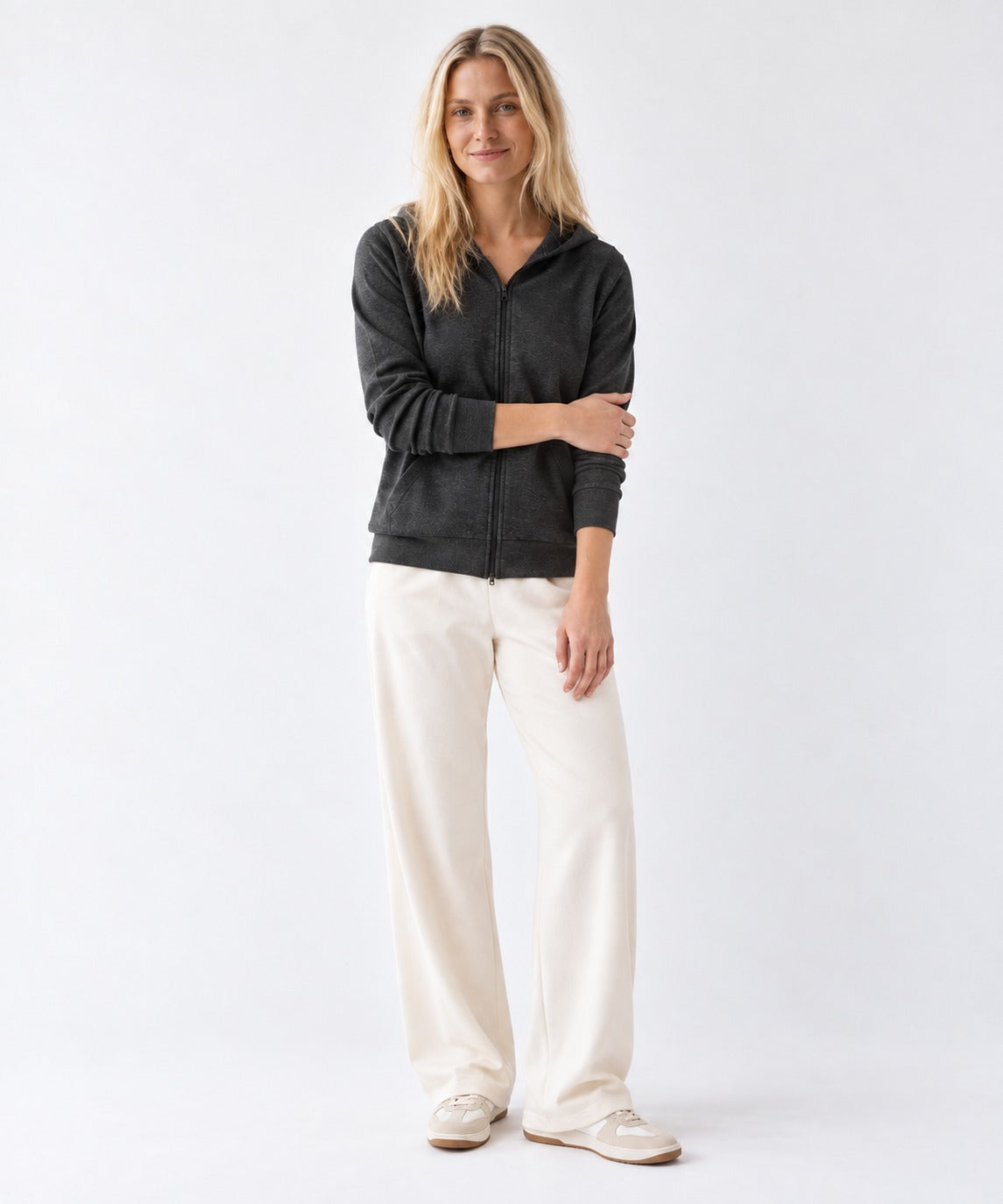 Himalayan Undyed Cashmere Zip Hoodie
— Luxury Women's Patterned Hooded Jacket