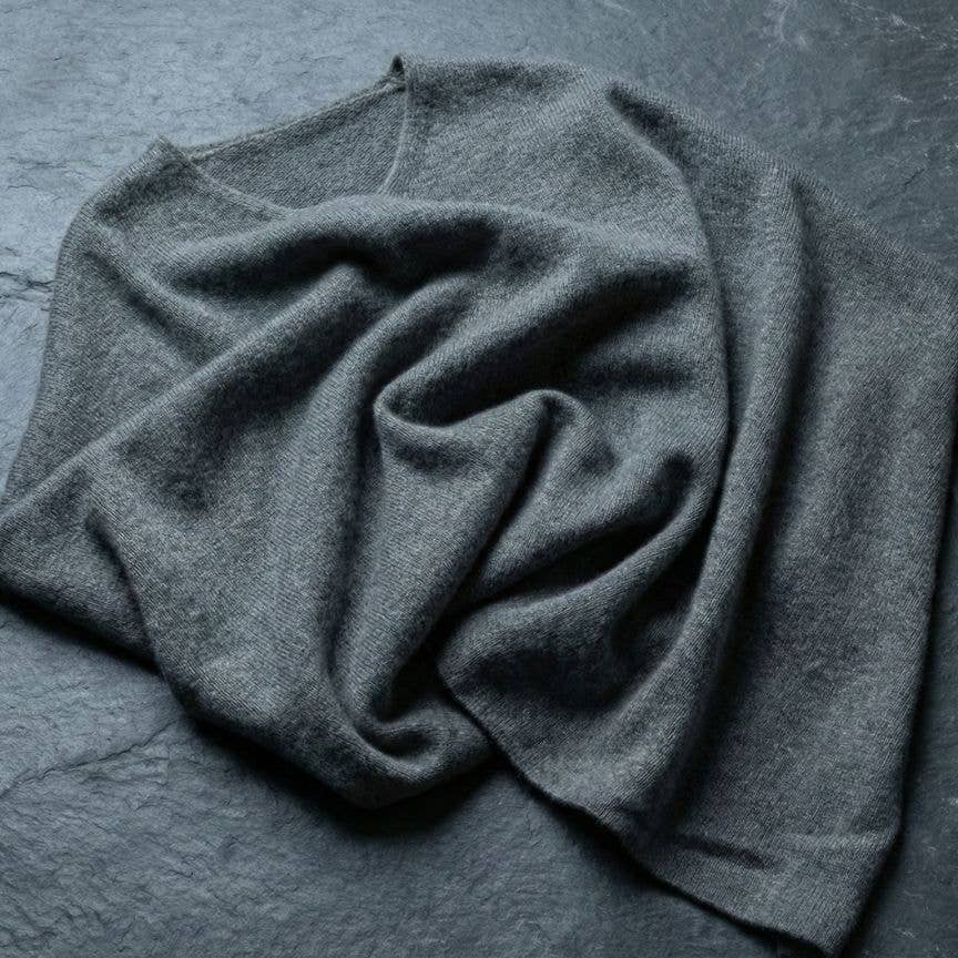 Undyed Cashmere V-Neck Poncho – Oatmeal Melange